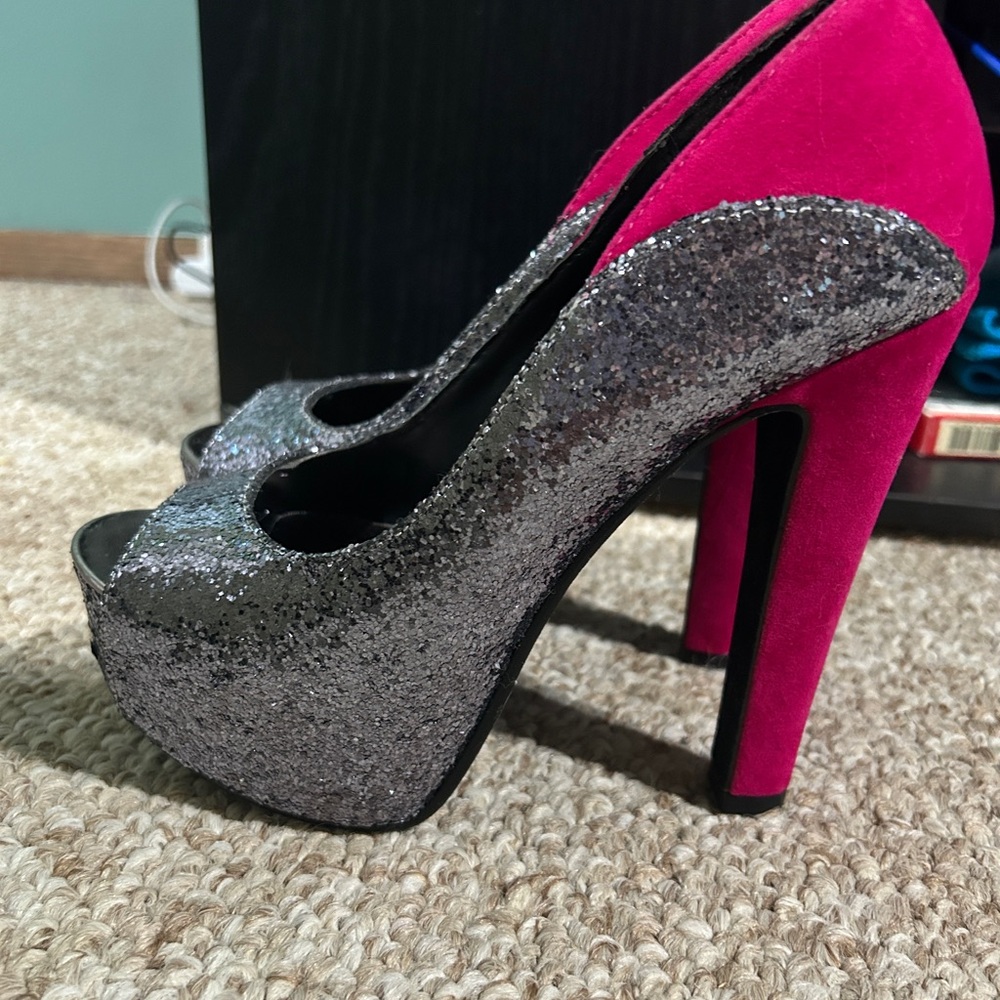 Fun Pumps - Picture 2 of 3